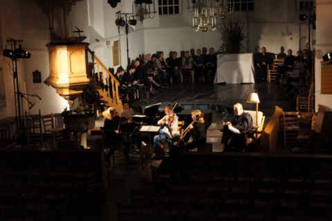 De Nacht Lacht Zacht-1